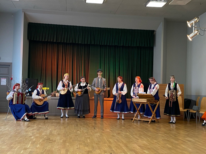 Folkloras kopas ceļā uz XIII Latvijas skolu jaunatnes dziesmu un deju svētkiem