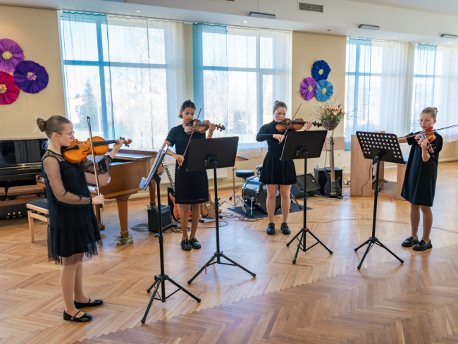 Septītais Mazpilsētu un lauku mūzikas skolu audzēkņu klavieru duetu un mazo kameransambļu konkurss