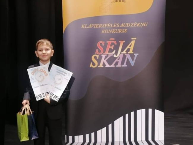 Nīcas Mūzikas skolas audzēkņa Elvisa Narbuta panākumi Mazpilsētu un lauku mūzikas skolu jauno pianistu konkursā Sējā